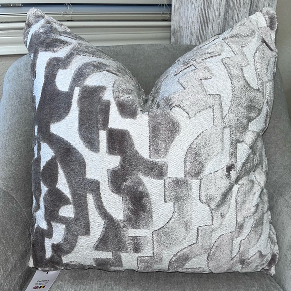 1-NWT CALDEIRA CUT VELVET DESIGN DECORATIVE PILLOWS Read description for details - Picture 7 of 16